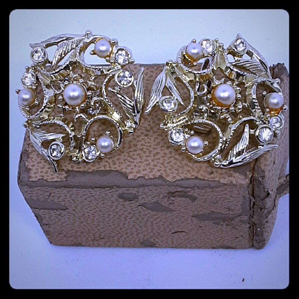 Sarah Coventry Coronation Clip Earrings 1959 Vtg